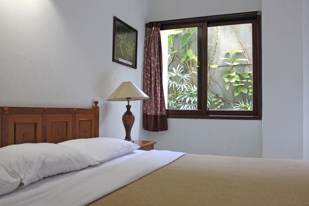 Hotel Winotosastro Garden Джокьякарта Экстерьер фото